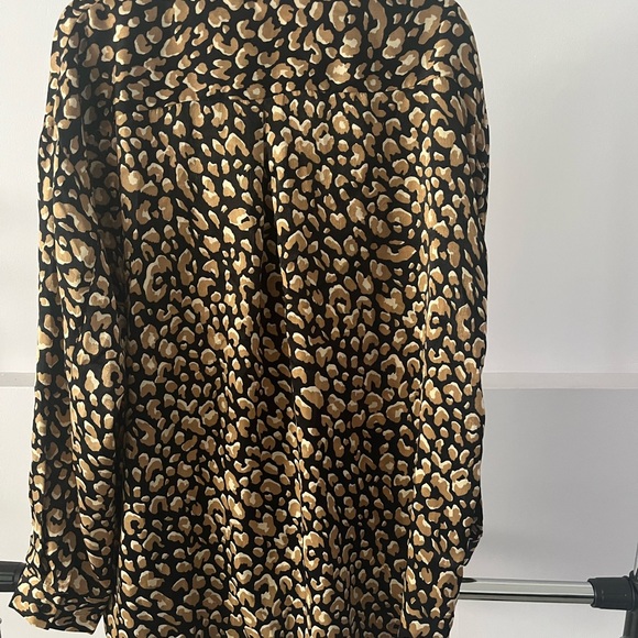 Fun print button down - Picture 3 of 3